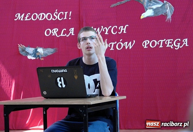 Zdjęcie w galerii na portalu naszraciborz.pl: Wielcy mistrzowie odebrali świadectwa ukończenia ZSOMS. Teraz matura wiadomości z regionu