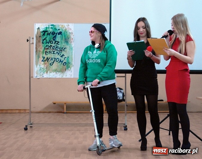 Zdjęcie w galerii na portalu naszraciborz.pl: Wielcy mistrzowie odebrali świadectwa ukończenia ZSOMS. Teraz matura wiadomości z regionu