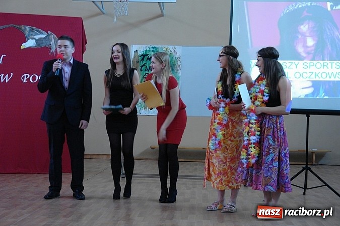 Zdjęcie w galerii na portalu naszraciborz.pl: Wielcy mistrzowie odebrali świadectwa ukończenia ZSOMS. Teraz matura wiadomości z regionu