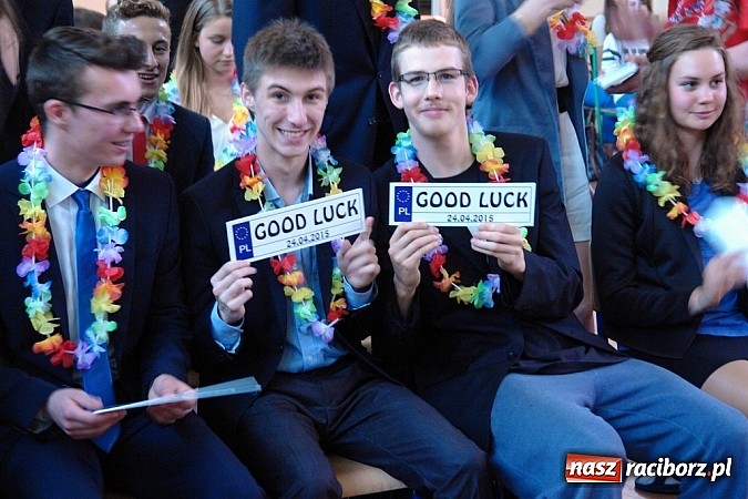 Zdjęcie w galerii na portalu naszraciborz.pl: Wielcy mistrzowie odebrali świadectwa ukończenia ZSOMS. Teraz matura wiadomości z regionu