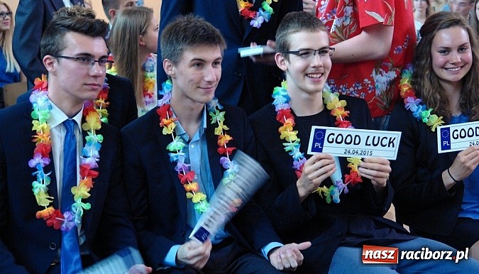 Zdjęcie w galerii na portalu naszraciborz.pl: Wielcy mistrzowie odebrali świadectwa ukończenia ZSOMS. Teraz matura wiadomości z regionu