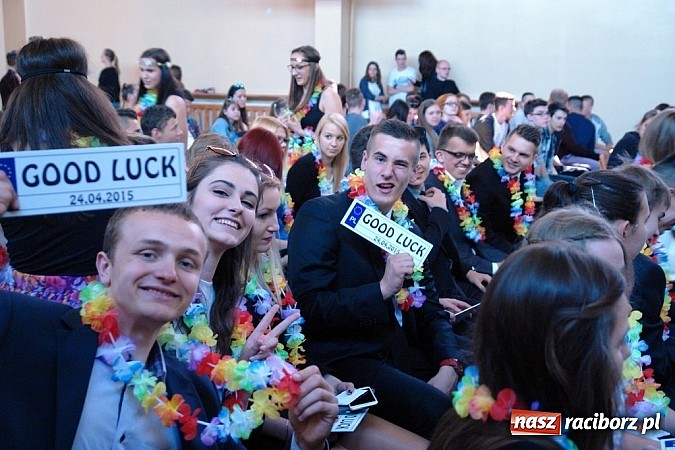 Zdjęcie w galerii na portalu naszraciborz.pl: Wielcy mistrzowie odebrali świadectwa ukończenia ZSOMS. Teraz matura wiadomości z regionu