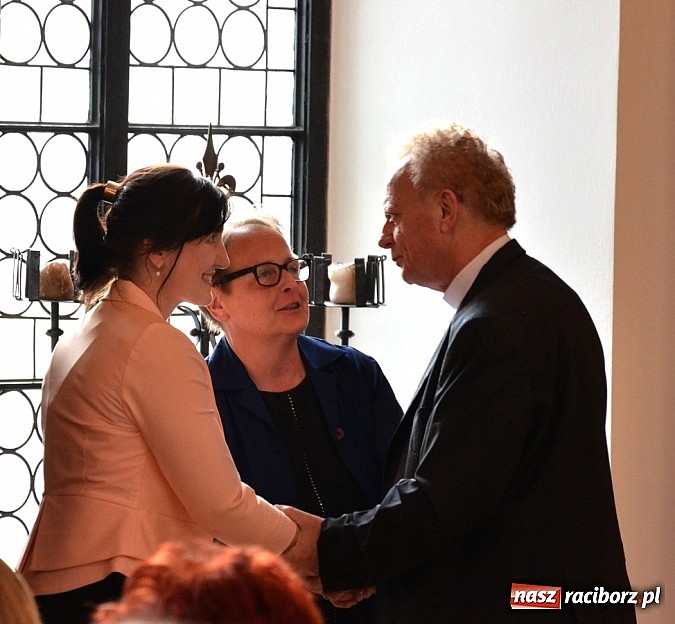 Zdjęcie w galerii na portalu naszraciborz.pl: Twarzą w twarz - nowa wystawa w Muzeum wiadomości z regionu