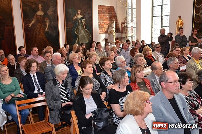 Zdjęcie w galerii na portalu naszraciborz.pl: Twarzą w twarz - nowa wystawa w Muzeum wiadomości z regionu