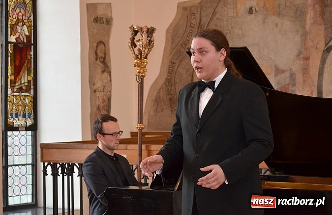 Zdjęcie w galerii na portalu naszraciborz.pl: Twarzą w twarz - nowa wystawa w Muzeum wiadomości z regionu