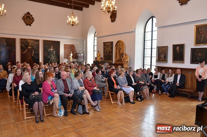 Zdjęcie w galerii na portalu naszraciborz.pl: Twarzą w twarz - nowa wystawa w Muzeum wiadomości z regionu