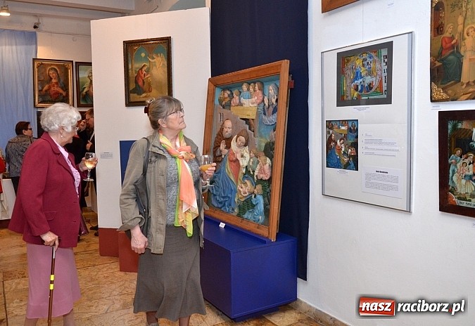 Zdjęcie w galerii na portalu naszraciborz.pl: Twarzą w twarz - nowa wystawa w Muzeum wiadomości z regionu