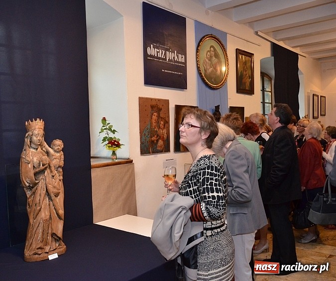 Zdjęcie w galerii na portalu naszraciborz.pl: Twarzą w twarz - nowa wystawa w Muzeum wiadomości z regionu