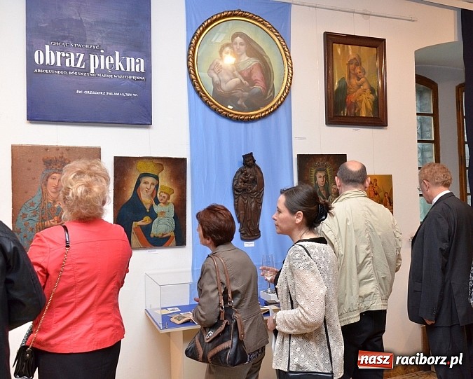 Zdjęcie w galerii na portalu naszraciborz.pl: Twarzą w twarz - nowa wystawa w Muzeum wiadomości z regionu