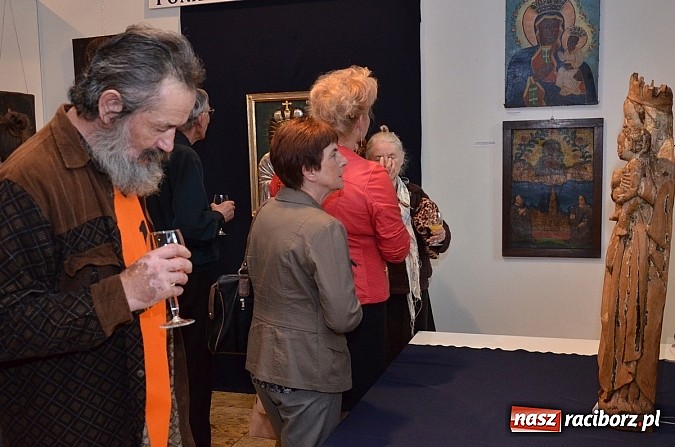 Zdjęcie w galerii na portalu naszraciborz.pl: Twarzą w twarz - nowa wystawa w Muzeum wiadomości z regionu