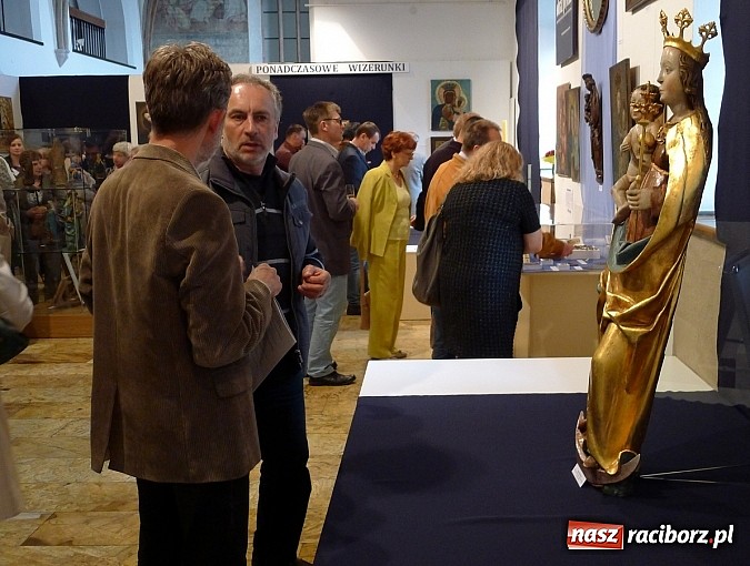 Zdjęcie w galerii na portalu naszraciborz.pl: Twarzą w twarz - nowa wystawa w Muzeum wiadomości z regionu