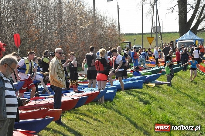 Zdjęcie w galerii na portalu naszraciborz.pl: Rekordowe VI Wielkie Sprzątanie Rzeki Rudy z Podróżnikiem Roku National Geographic wiadomości z regionu