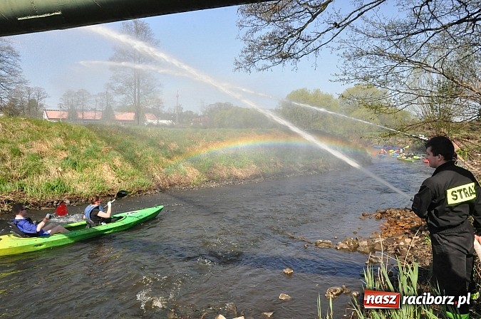 Zdjęcie w galerii na portalu naszraciborz.pl: Rekordowe VI Wielkie Sprzątanie Rzeki Rudy z Podróżnikiem Roku National Geographic wiadomości z regionu