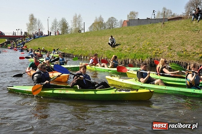 Zdjęcie w galerii na portalu naszraciborz.pl: Rekordowe VI Wielkie Sprzątanie Rzeki Rudy z Podróżnikiem Roku National Geographic wiadomości z regionu