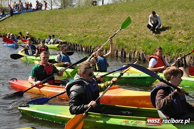 Zdjęcie w galerii na portalu naszraciborz.pl: Rekordowe VI Wielkie Sprzątanie Rzeki Rudy z Podróżnikiem Roku National Geographic wiadomości z regionu