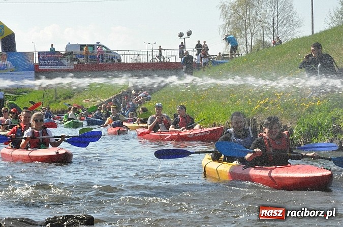 Zdjęcie w galerii na portalu naszraciborz.pl: Rekordowe VI Wielkie Sprzątanie Rzeki Rudy z Podróżnikiem Roku National Geographic wiadomości z regionu