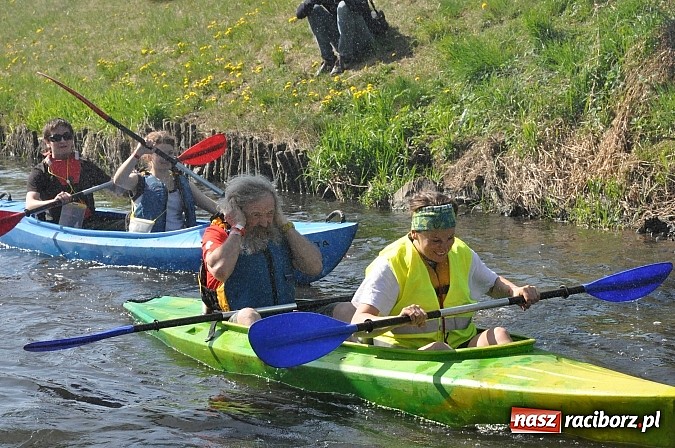 Zdjęcie w galerii na portalu naszraciborz.pl: Rekordowe VI Wielkie Sprzątanie Rzeki Rudy z Podróżnikiem Roku National Geographic wiadomości z regionu