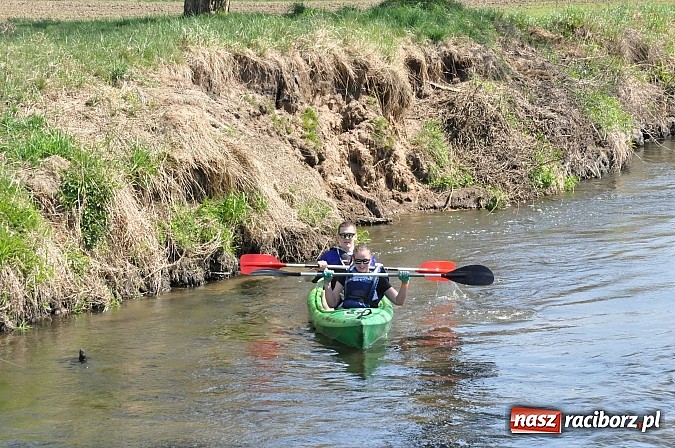 Zdjęcie w galerii na portalu naszraciborz.pl: Rekordowe VI Wielkie Sprzątanie Rzeki Rudy z Podróżnikiem Roku National Geographic wiadomości z regionu