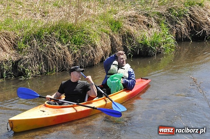 Zdjęcie w galerii na portalu naszraciborz.pl: Rekordowe VI Wielkie Sprzątanie Rzeki Rudy z Podróżnikiem Roku National Geographic wiadomości z regionu