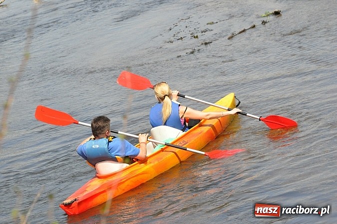 Zdjęcie w galerii na portalu naszraciborz.pl: Rekordowe VI Wielkie Sprzątanie Rzeki Rudy z Podróżnikiem Roku National Geographic wiadomości z regionu