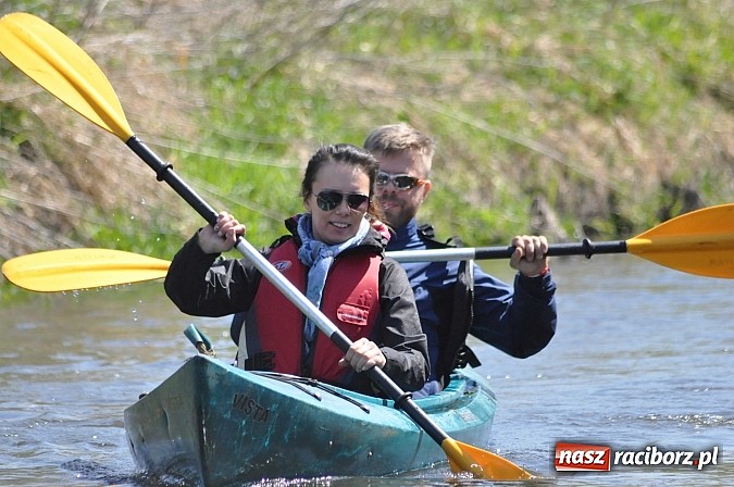 Zdjęcie w galerii na portalu naszraciborz.pl: Rekordowe VI Wielkie Sprzątanie Rzeki Rudy z Podróżnikiem Roku National Geographic wiadomości z regionu