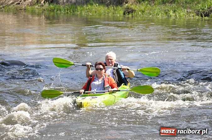 Zdjęcie w galerii na portalu naszraciborz.pl: Rekordowe VI Wielkie Sprzątanie Rzeki Rudy z Podróżnikiem Roku National Geographic wiadomości z regionu