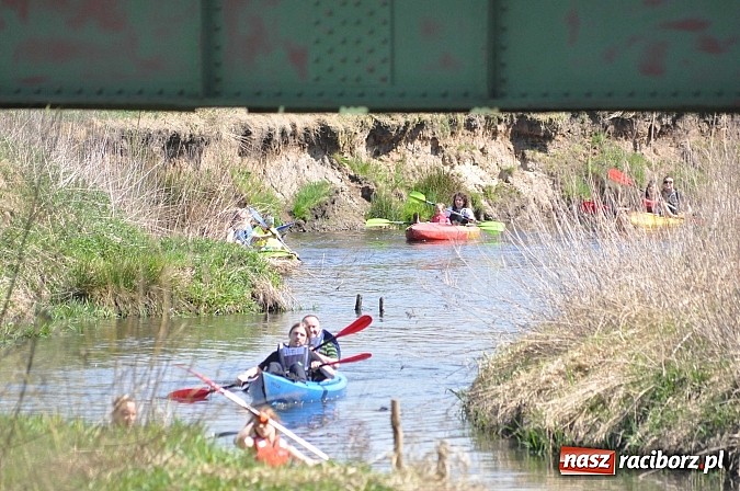 Zdjęcie w galerii na portalu naszraciborz.pl: Rekordowe VI Wielkie Sprzątanie Rzeki Rudy z Podróżnikiem Roku National Geographic wiadomości z regionu