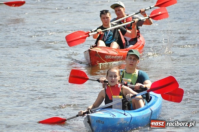 Zdjęcie w galerii na portalu naszraciborz.pl: Rekordowe VI Wielkie Sprzątanie Rzeki Rudy z Podróżnikiem Roku National Geographic wiadomości z regionu