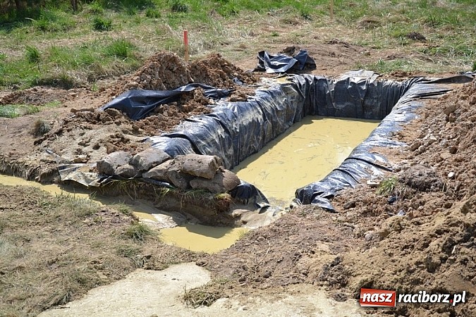 Zdjęcie w galerii na portalu naszraciborz.pl: W Jankowicach wiercą piezometr wiadomości z regionu