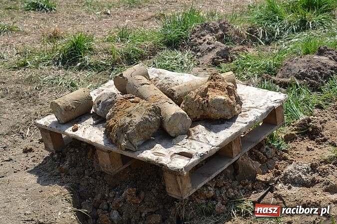 Zdjęcie w galerii na portalu naszraciborz.pl: W Jankowicach wiercą piezometr wiadomości z regionu