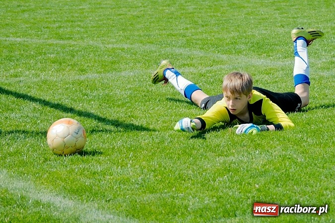 Zdjęcie w galerii na portalu naszraciborz.pl: Kanonada przy Zamkowej. Starcie Unii z Żorami na remis wiadomości z regionu