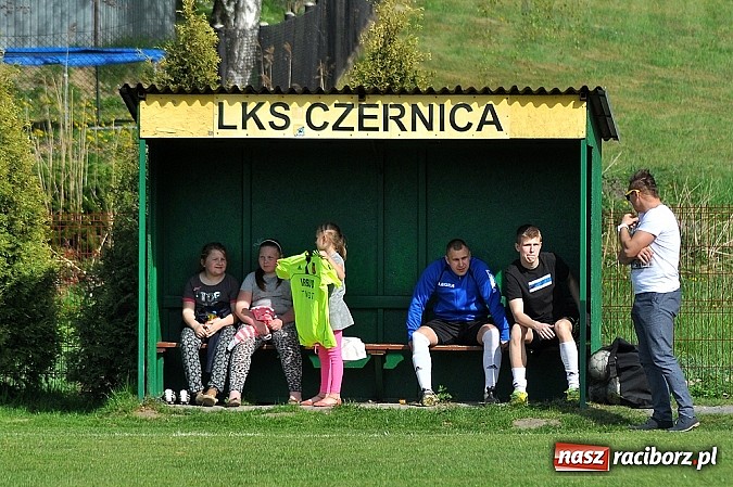 Zdjęcie w galerii na portalu naszraciborz.pl: Lider z Borucina przegrał w Czernicy wiadomości z regionu