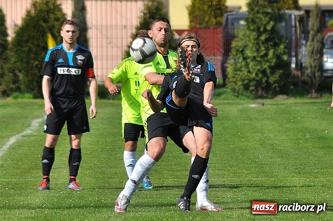 Zdjęcie w galerii na portalu naszraciborz.pl: Lider z Borucina przegrał w Czernicy wiadomości z regionu