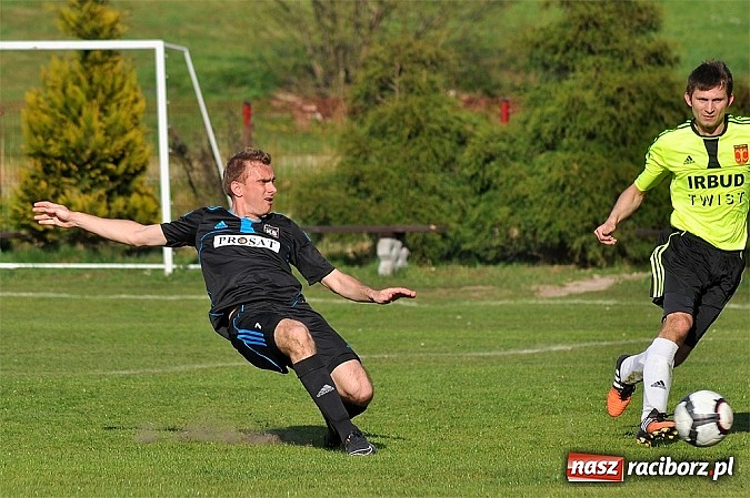 Zdjęcie w galerii na portalu naszraciborz.pl: Lider z Borucina przegrał w Czernicy wiadomości z regionu