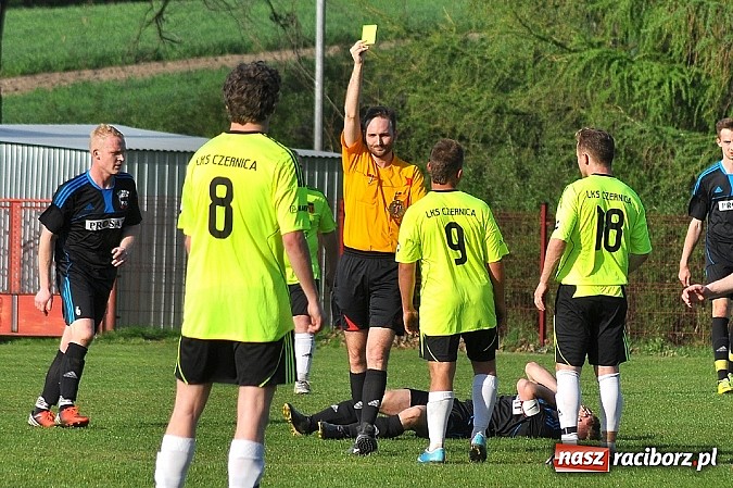 Zdjęcie w galerii na portalu naszraciborz.pl: Lider z Borucina przegrał w Czernicy wiadomości z regionu