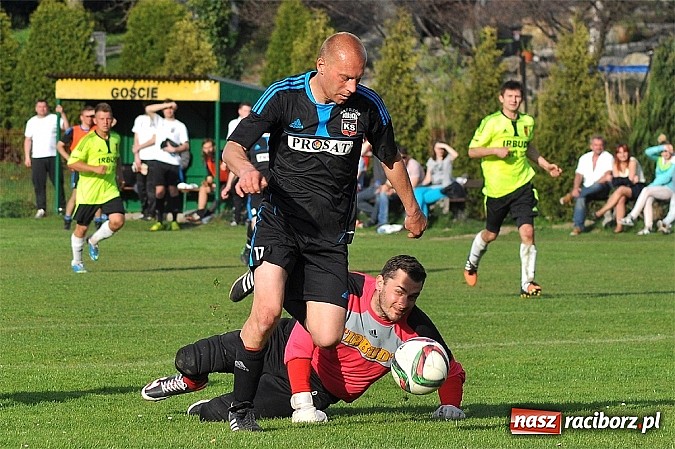 Zdjęcie w galerii na portalu naszraciborz.pl: Lider z Borucina przegrał w Czernicy wiadomości z regionu