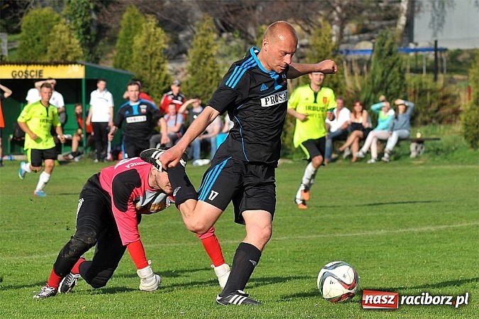 Zdjęcie w galerii na portalu naszraciborz.pl: Lider z Borucina przegrał w Czernicy wiadomości z regionu