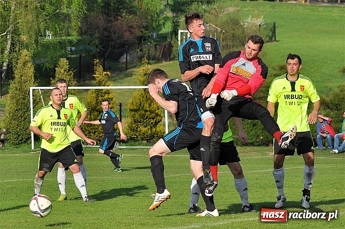Zdjęcie w galerii na portalu naszraciborz.pl: Lider z Borucina przegrał w Czernicy wiadomości z regionu