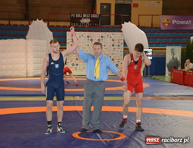 Zdjęcie w galerii na portalu naszraciborz.pl: Rewelacyjny start zapaśników Unii i Dębu na MP w zapasach  wiadomości z regionu