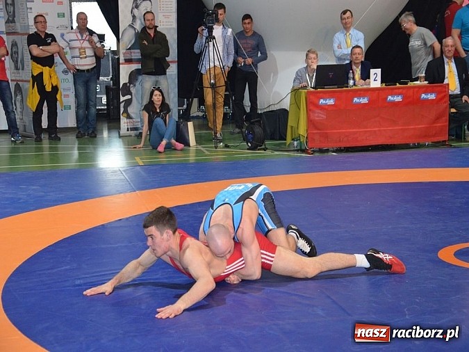 Zdjęcie w galerii na portalu naszraciborz.pl: Rewelacyjny start zapaśników Unii i Dębu na MP w zapasach  wiadomości z regionu
