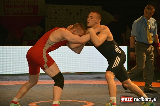 Zdjęcie w galerii na portalu naszraciborz.pl: Rewelacyjny start zapaśników Unii i Dębu na MP w zapasach  wiadomości z regionu