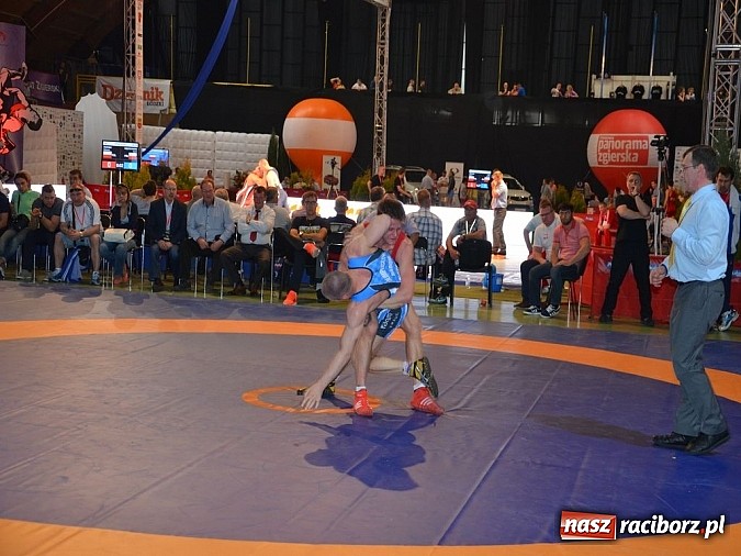 Zdjęcie w galerii na portalu naszraciborz.pl: Rewelacyjny start zapaśników Unii i Dębu na MP w zapasach  wiadomości z regionu