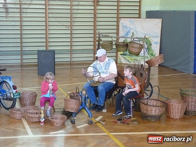Zdjęcie w galerii na portalu naszraciborz.pl: Dzień otwarty w szkole w Tworkowie i zolyty na Śląsku wiadomości z regionu