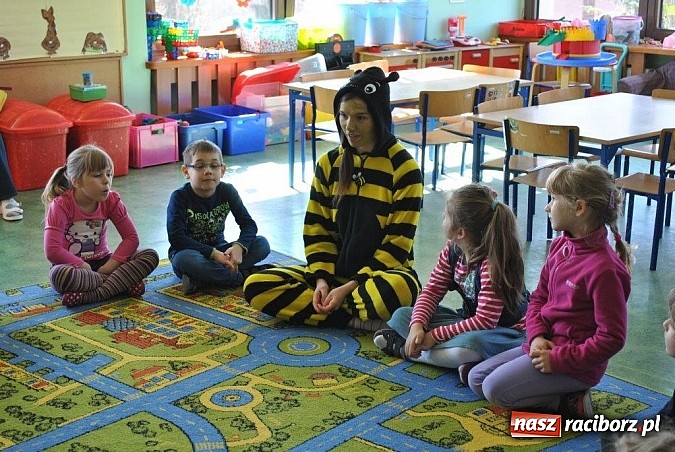 Zdjęcie w galerii na portalu naszraciborz.pl: Uczniowie Budowlanki edukują już w przedszkolu  wiadomości z regionu