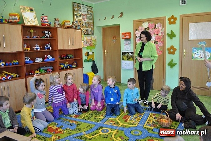 Zdjęcie w galerii na portalu naszraciborz.pl: Uczniowie Budowlanki edukują już w przedszkolu  wiadomości z regionu