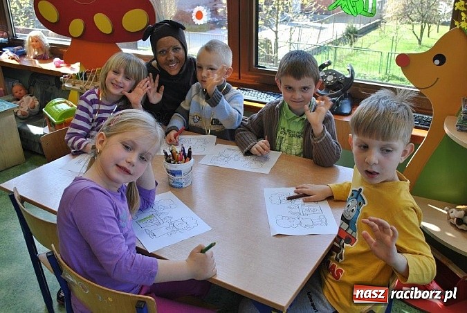 Zdjęcie w galerii na portalu naszraciborz.pl: Uczniowie Budowlanki edukują już w przedszkolu  wiadomości z regionu