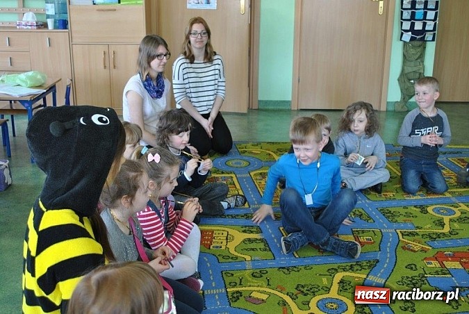 Zdjęcie w galerii na portalu naszraciborz.pl: Uczniowie Budowlanki edukują już w przedszkolu  wiadomości z regionu