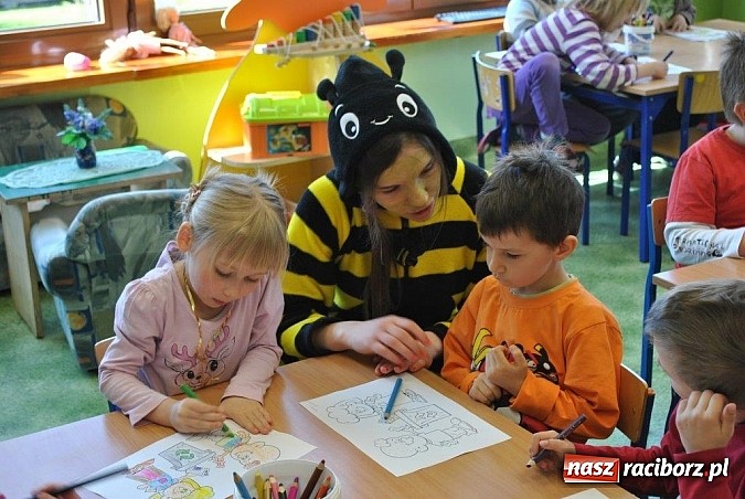 Zdjęcie w galerii na portalu naszraciborz.pl: Uczniowie Budowlanki edukują już w przedszkolu  wiadomości z regionu