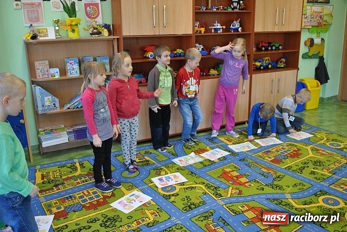 Zdjęcie w galerii na portalu naszraciborz.pl: Uczniowie Budowlanki edukują już w przedszkolu  wiadomości z regionu