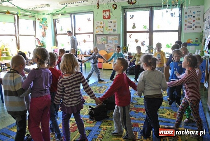 Zdjęcie w galerii na portalu naszraciborz.pl: Uczniowie Budowlanki edukują już w przedszkolu  wiadomości z regionu